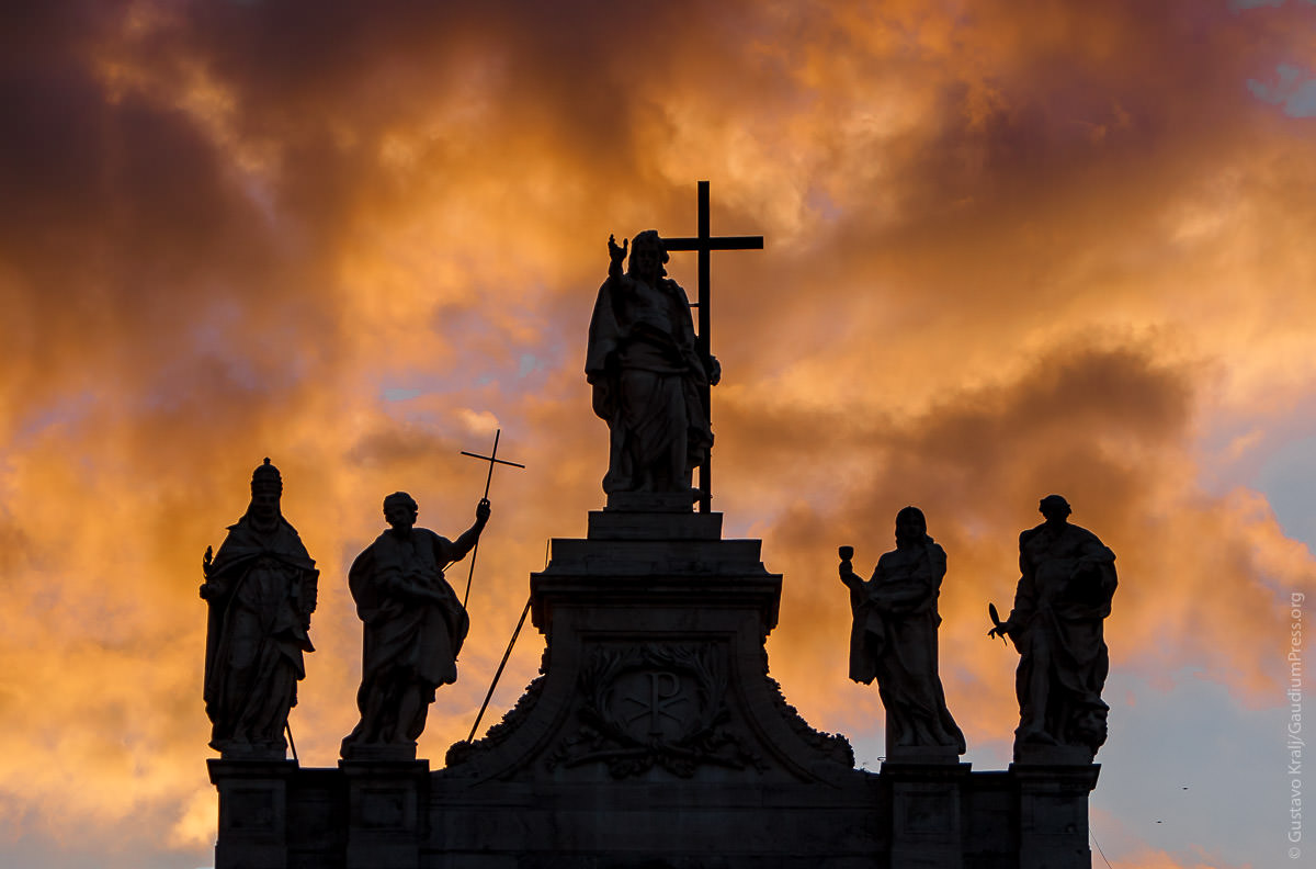 Roma: Basilica de San Juan de Latran al atardecer. Foto: Gustavo Kralj/GaudiumpressImages.com