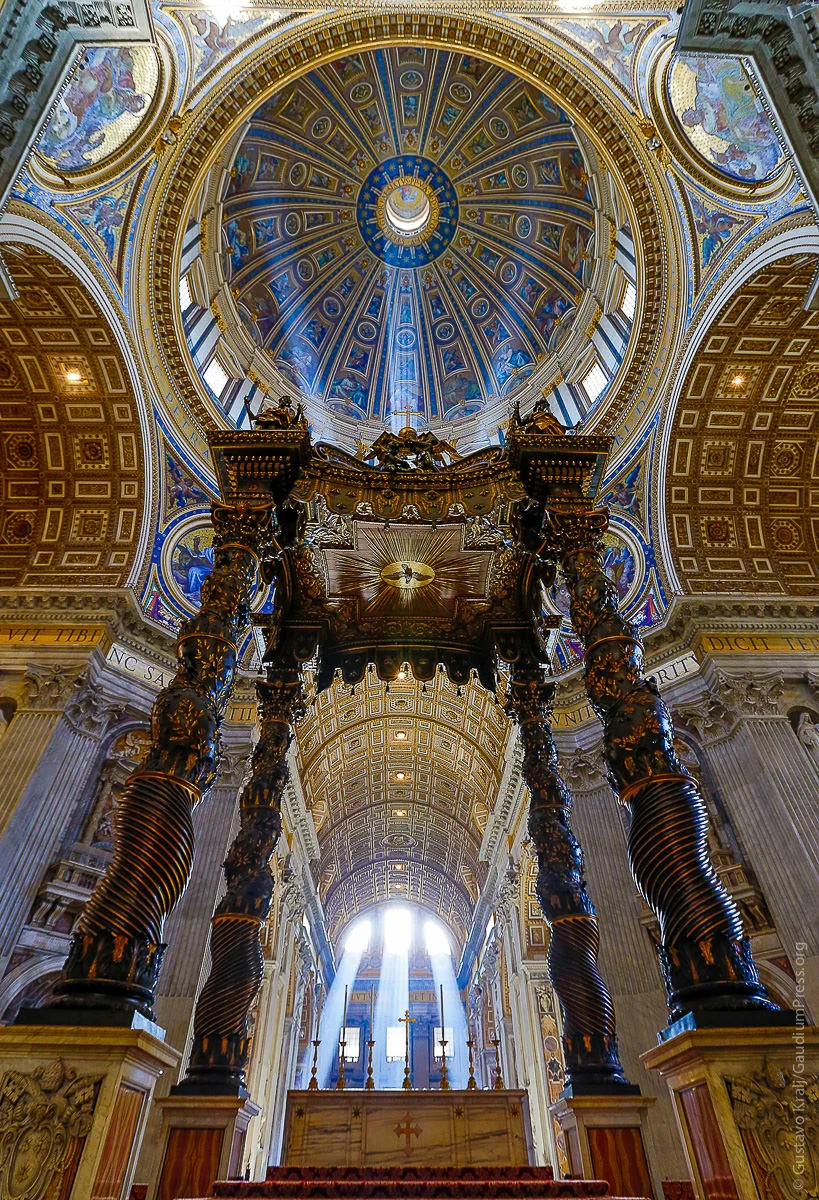 Rayos de Luz en la Basílica de San Pedro. Foto: Gustavo Kralj/GaudiumpressImages.com