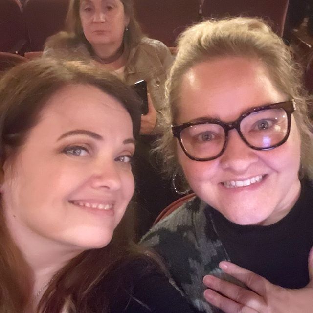 A NY Chanteuse and her dear sweet friend @norrislynn taking in an evening at The Beacon to see PINK MARTINI!!!! Soaking up the sounds! #beacontheater #broadwaymusical #musicals #actorslife #mymothersdaughter #pinkmartini #collegefriends