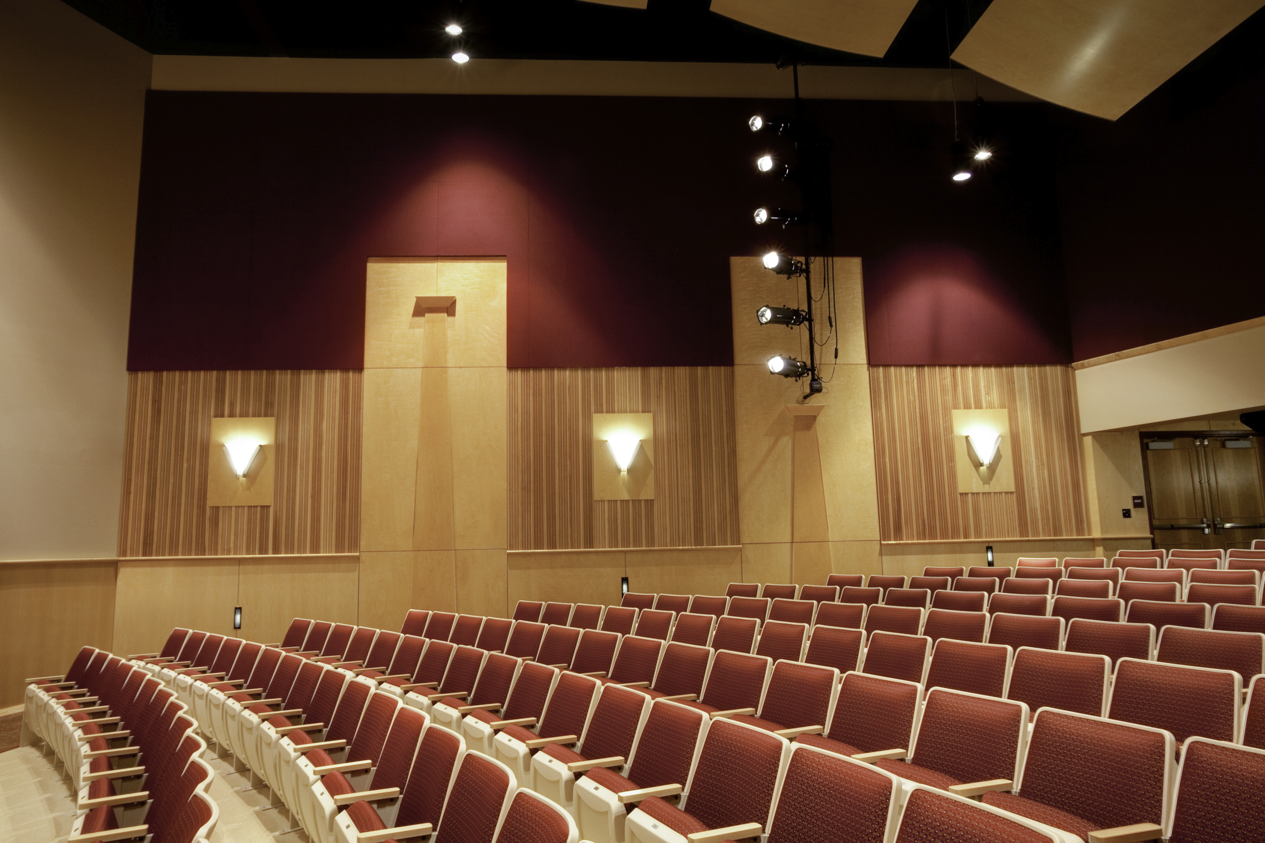 ChichesterHighSchool_Auditorium03.jpg