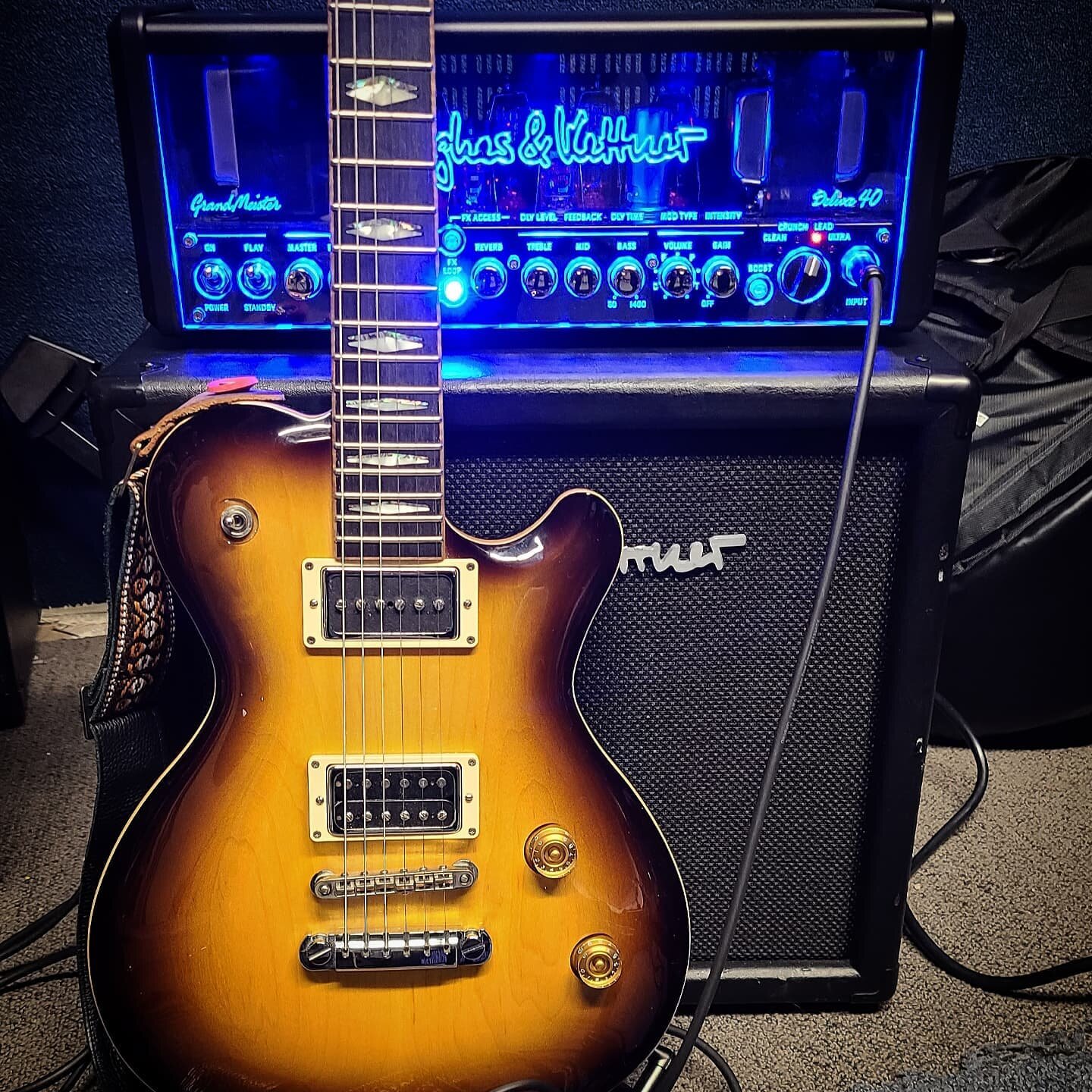 FGN Expert Flame through the Hughes and Kettner Grandmeister Deluxe 40.
.
.
.
#craveandwonder #diymusician #fgn #fgnguitars #hughesandkettner #arnoldschmidt #metalguitar #shredguitar #guitarsarebetter #guitarsofinstagram #lespaul #makesomenoise