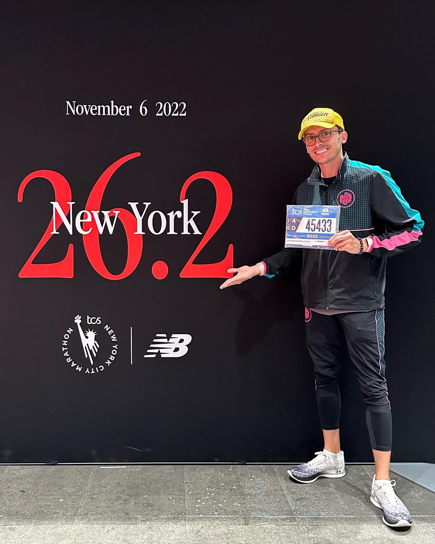 1/4 @nycmarathon recap!

Adventures began on Race Saturday with a trip from Las Vegas to NYC. 

The weather was exemplary (especially for November) which made traversing the city a treat.

Speaking of treats, the day was full of snacking, pre race ca