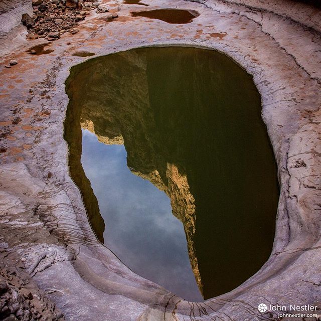 A fine #reflection of the #canyon walls in Silver Grotto, Grand Canyon. This place is magical, and I long to return here. Listened to a #dirtbagdiaries podcast the other day (#paulsboots), and it had a good reminder to pursue your #dreams, and not pu