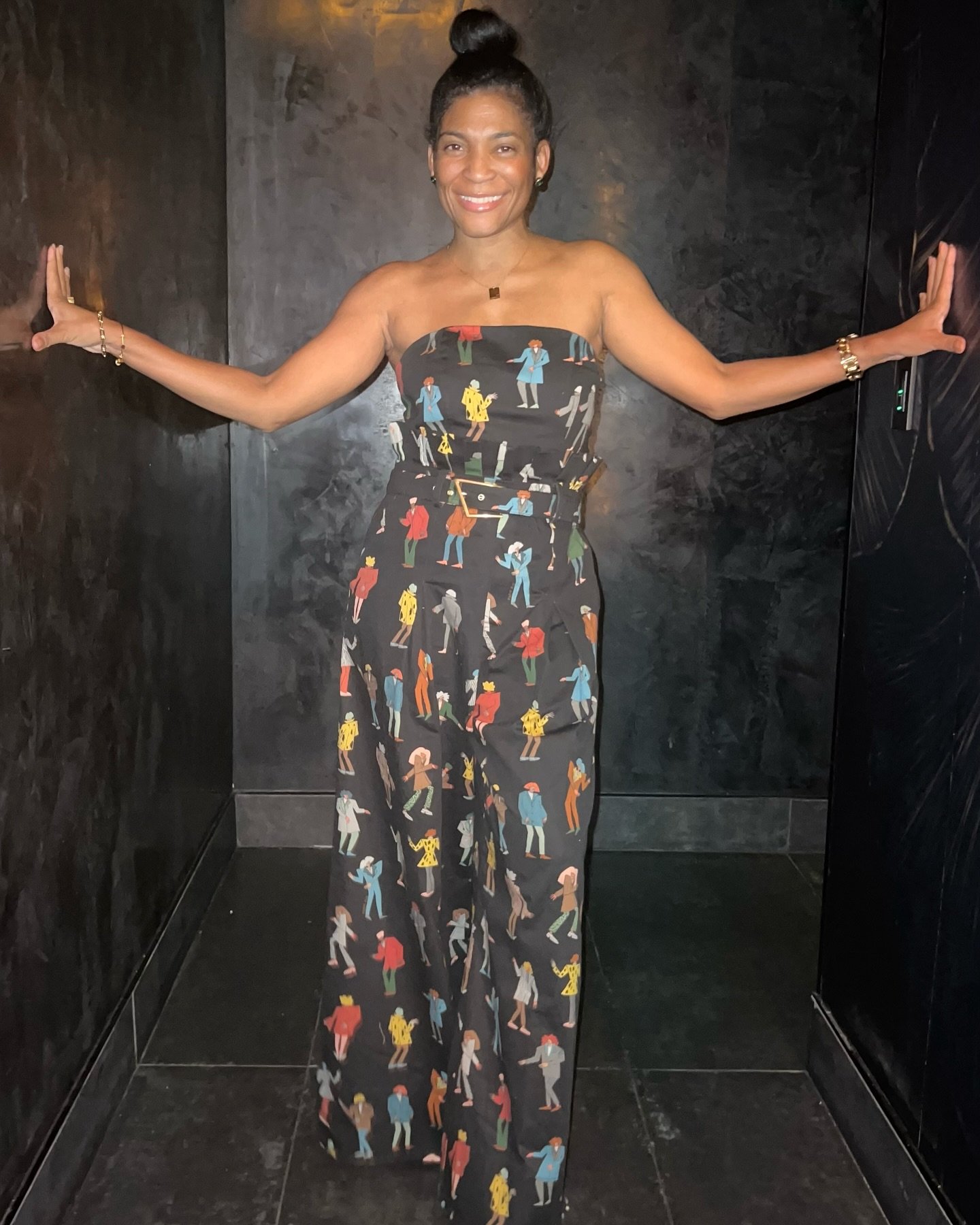 &ldquo;I believe that when you put a smile out there, you get a smile back.&rdquo;
- HEIDI KLUM 
😊 
#shine #shineseason