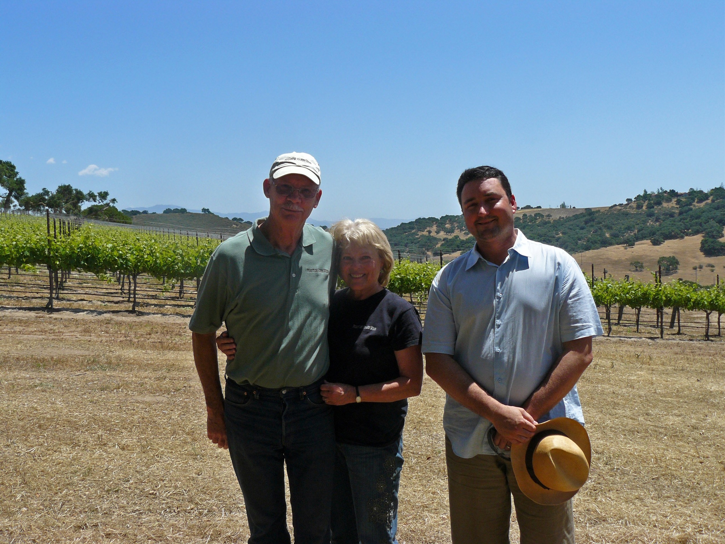 John & Linda Thunen with Michael Larner, owner of Larner Vineyards