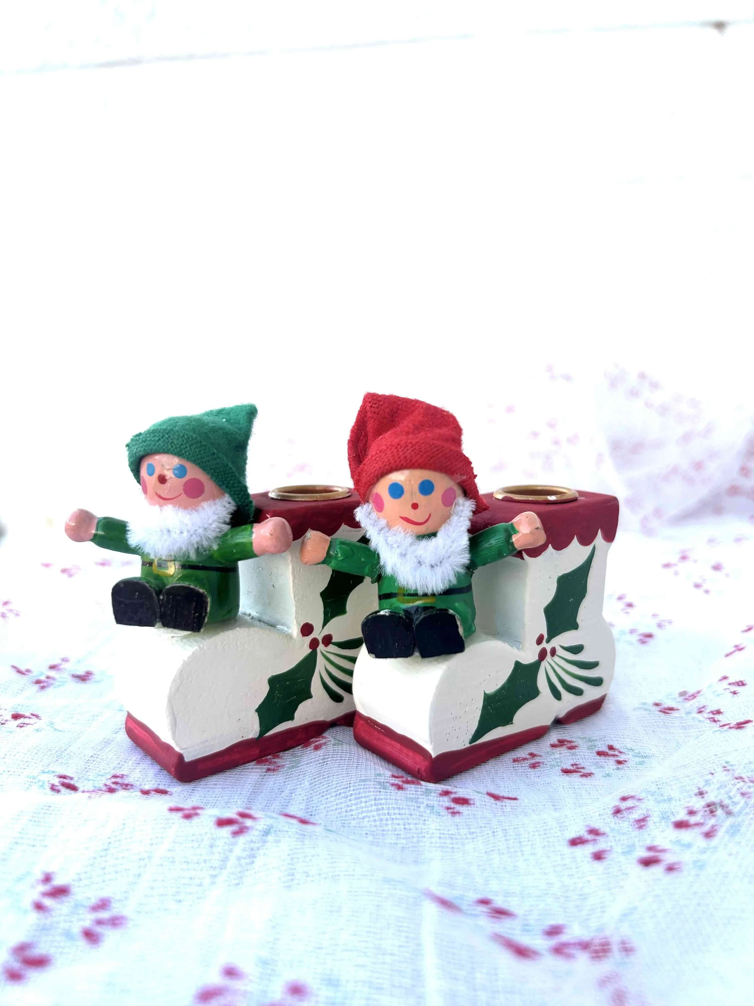 VINTAGE ELF ON BOOTS CANDLESTICKS (2)