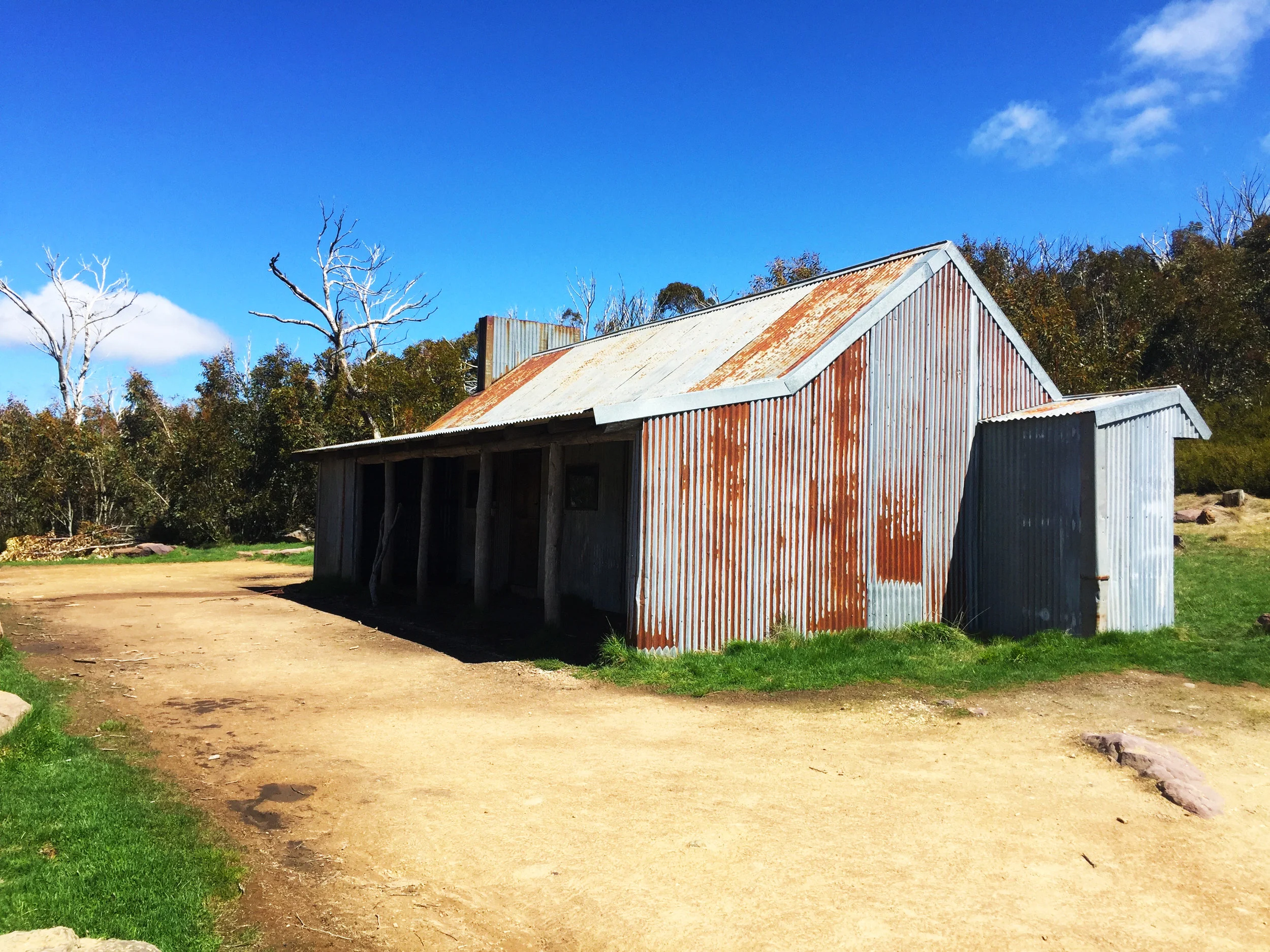 Bluff Hut, Alpine National Park