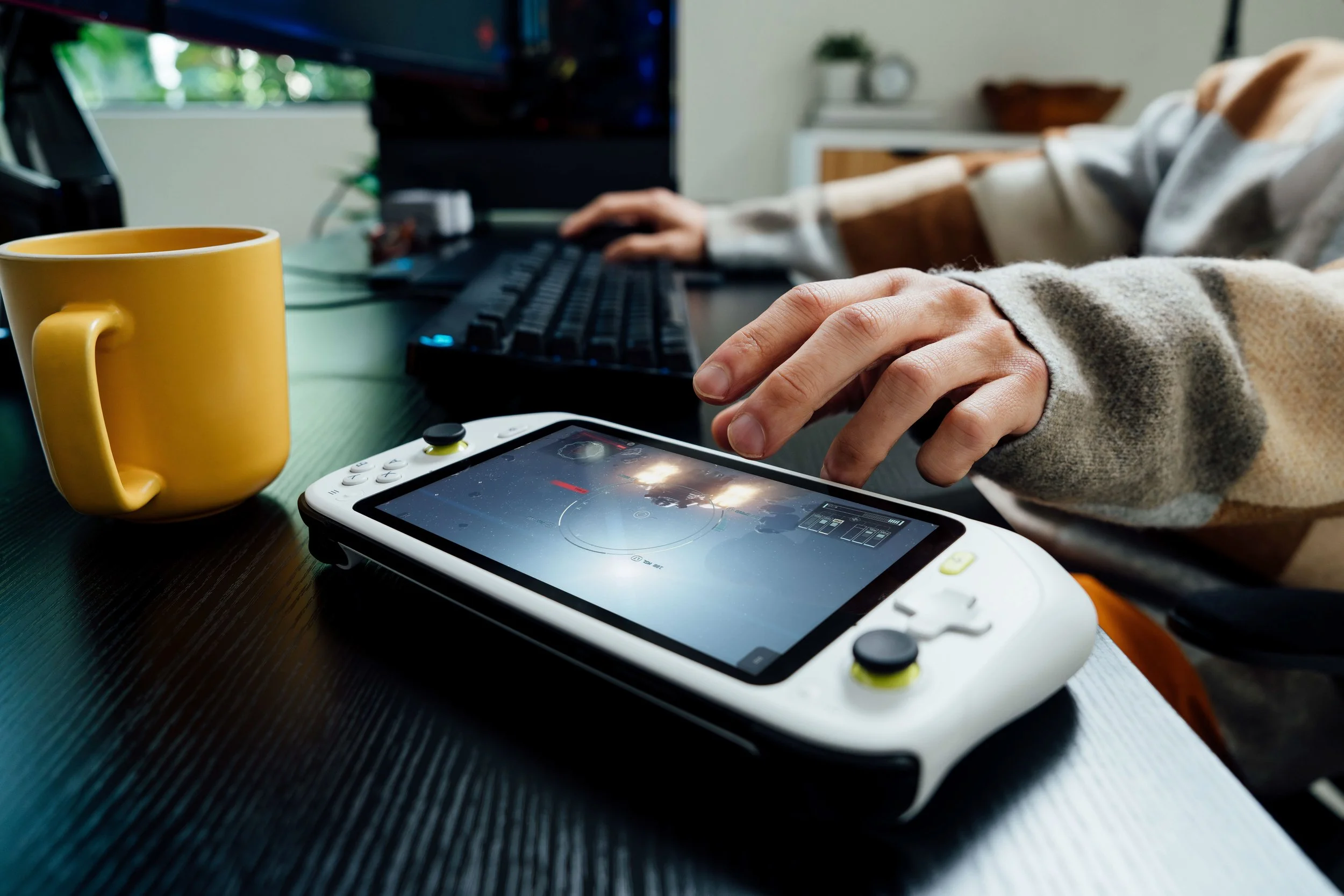 G Cloud LIFE 05 Home Desk.jpg