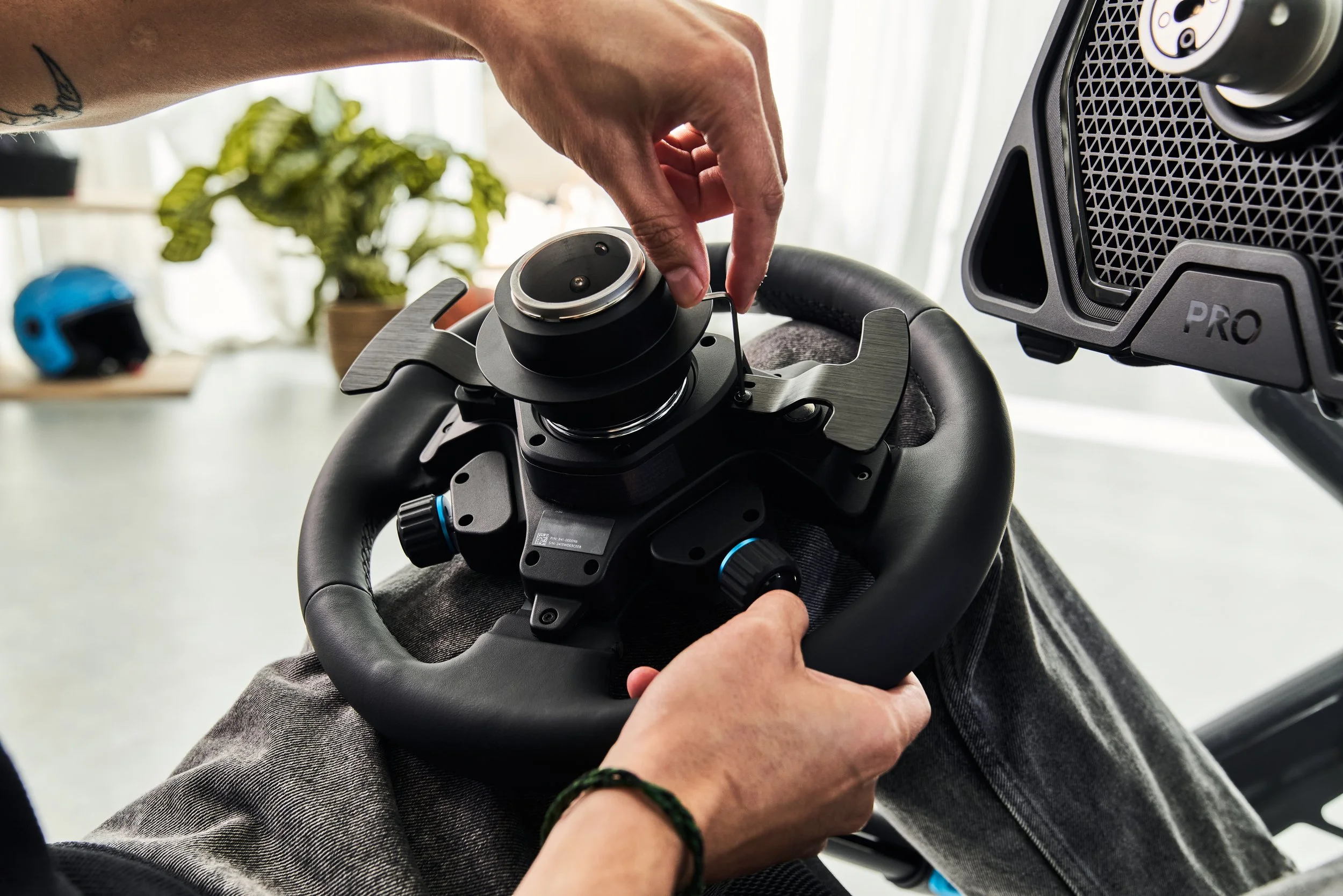 Logi Chassis Install Wheel 1.jpg