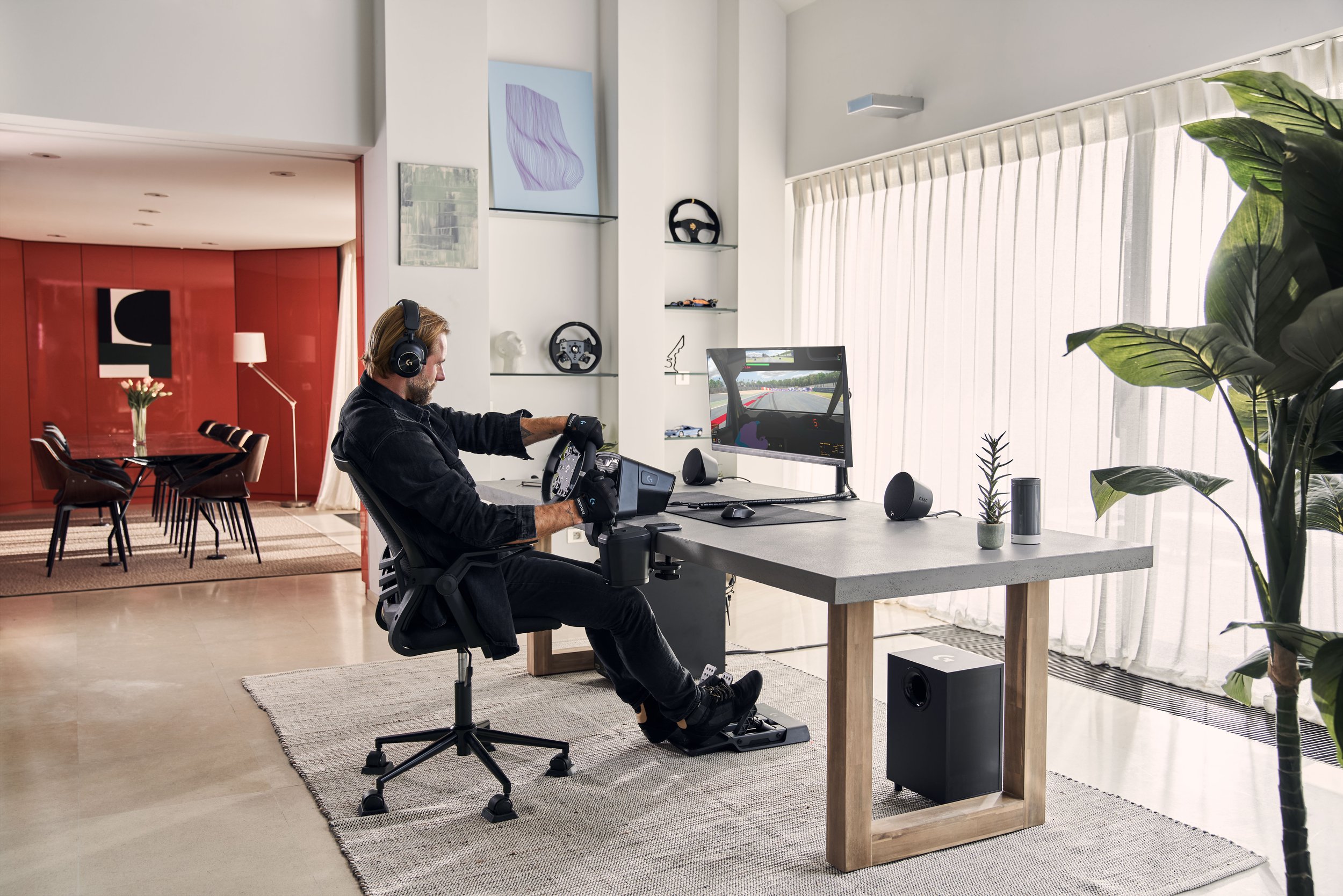 Logi Desk Round Wheel Wide SQHB 3.jpg