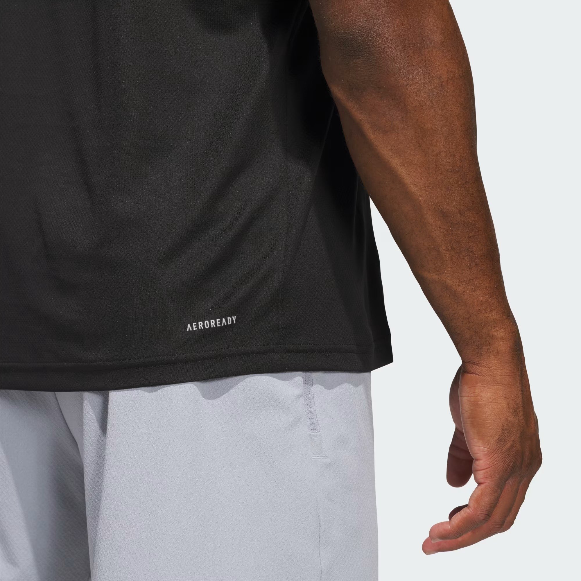 imgi_13_Train_Essentials_Training_Tee_Black_JN6799_42_detail.jpg