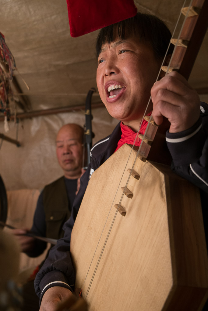 Zhang Xiangling playing the yueqing