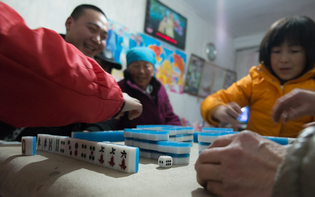 Playing mahjong on New Year's eve