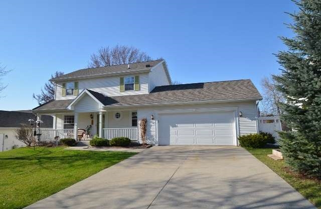 $237,500 North Lake Mendota 3 Beds 3.5 Baths 2,048 Sq. Ft.
