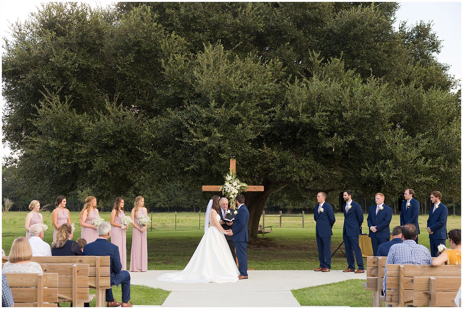 southern Mississippi wedding photographer - outdoor ceremony