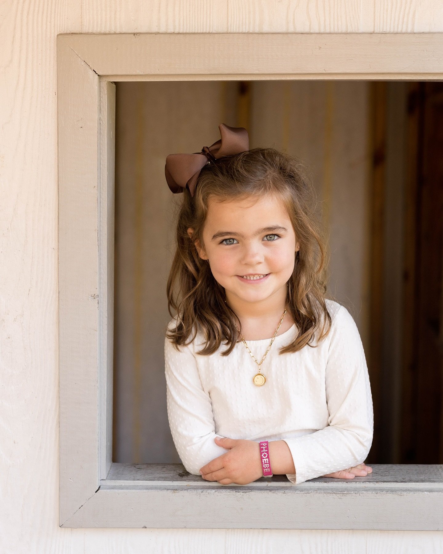 Another year of beautiful Children&rsquo;s House portraits is (almost) complete! Scroll through for a sneak peek of some of the sweetest smiles around. ☺️ More soon!
#uninventedcolorsportraits #oceanspringsphotogrspher