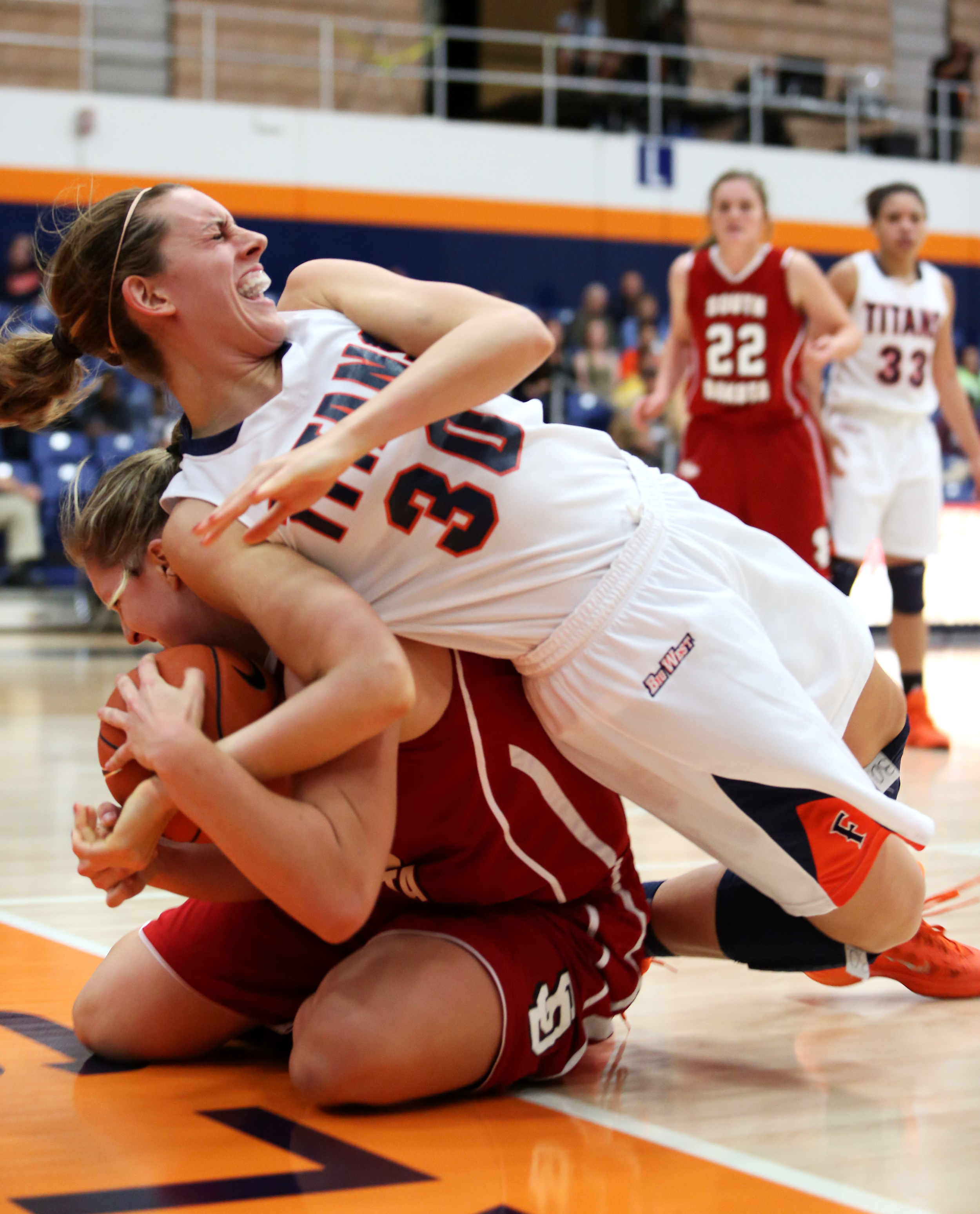 04.cs.wbasketball.1108.sm.JPG