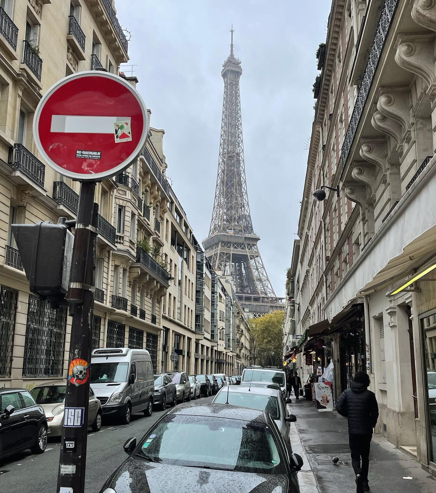 Parisian thoroughfare.
. 
.
.
.
.
.
.
.
.
.
.
.
.
.
.
.
.
.
.
.
.
.
.
.
.
.
#jeffdenson #europeantour #musicianslifestyle #parisjazz #parisianstreetview #parisianthoroughfare #parisstreets #parisianview #beautifulcityview #touringbassist