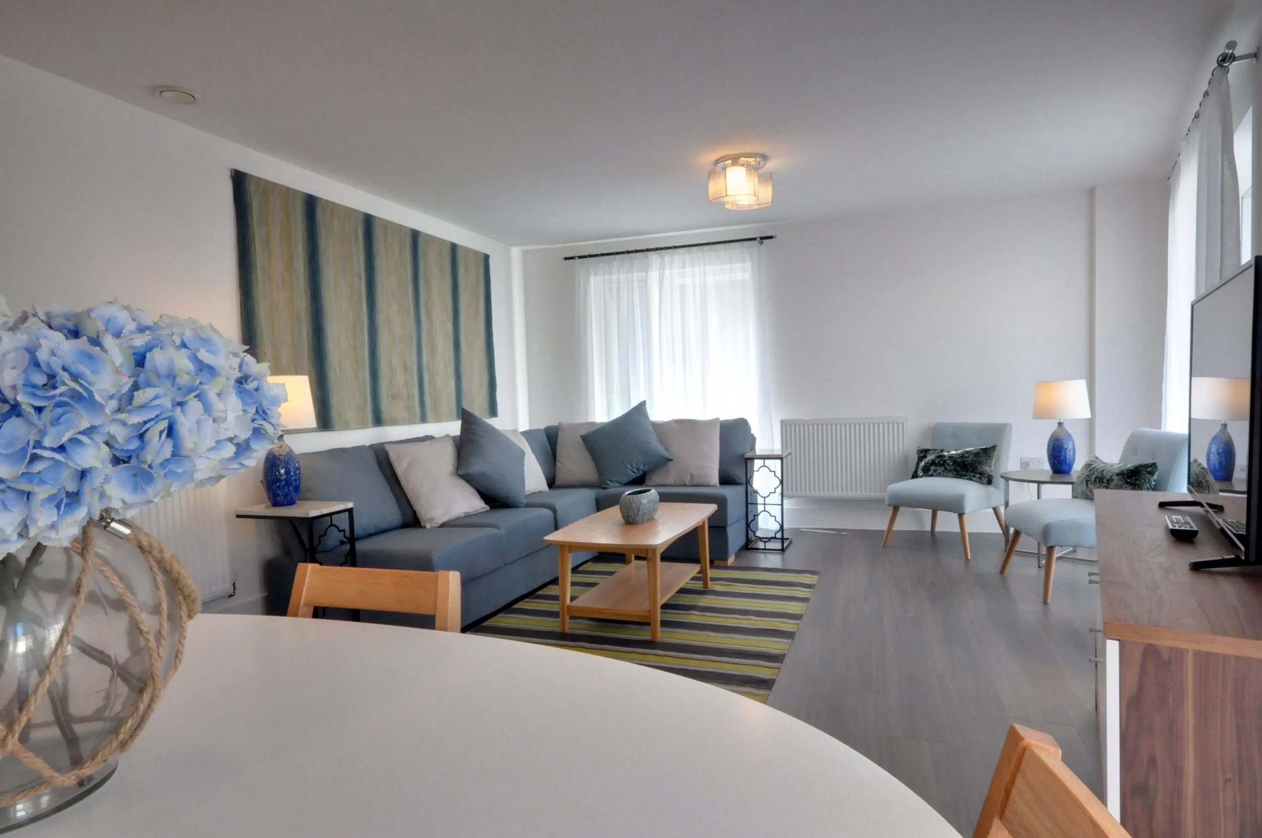 Lounge 1-1.jpg