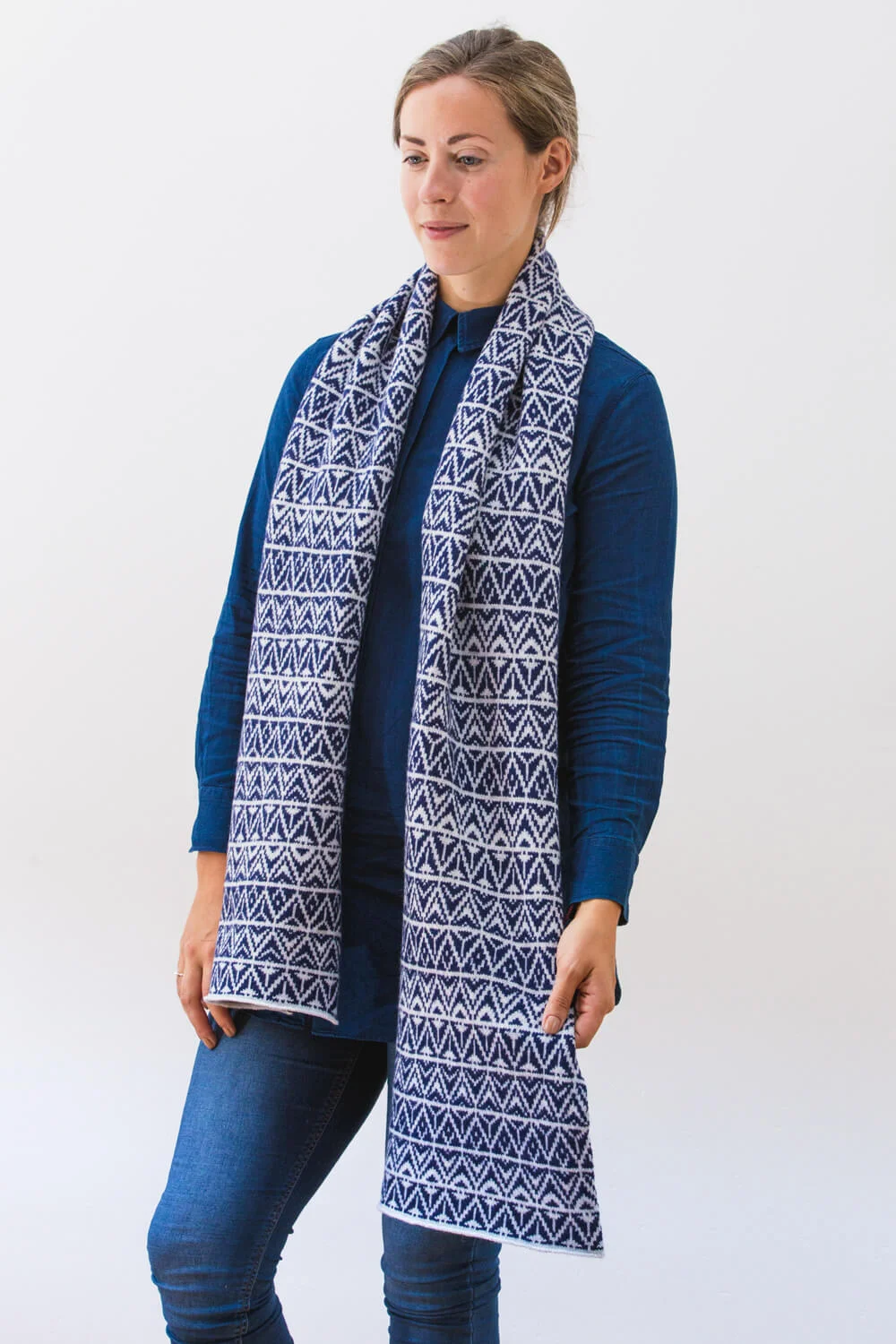 Designer Scottish Scarf in grey and Navy. A soft lambswool scarf made in Scotland by Collingwood-Norris