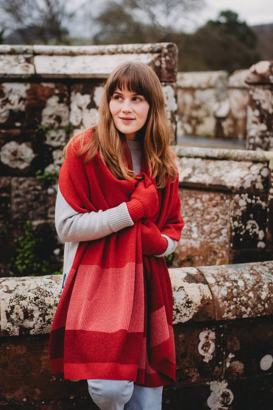 Red lambswool stole and matching gloves by Collingwood-Norris.jpg