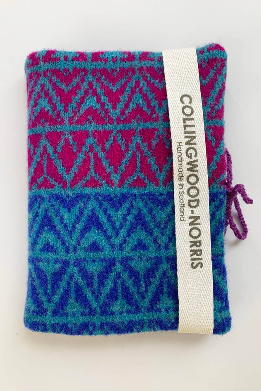 Visible mending kit with darning wool and darning needles