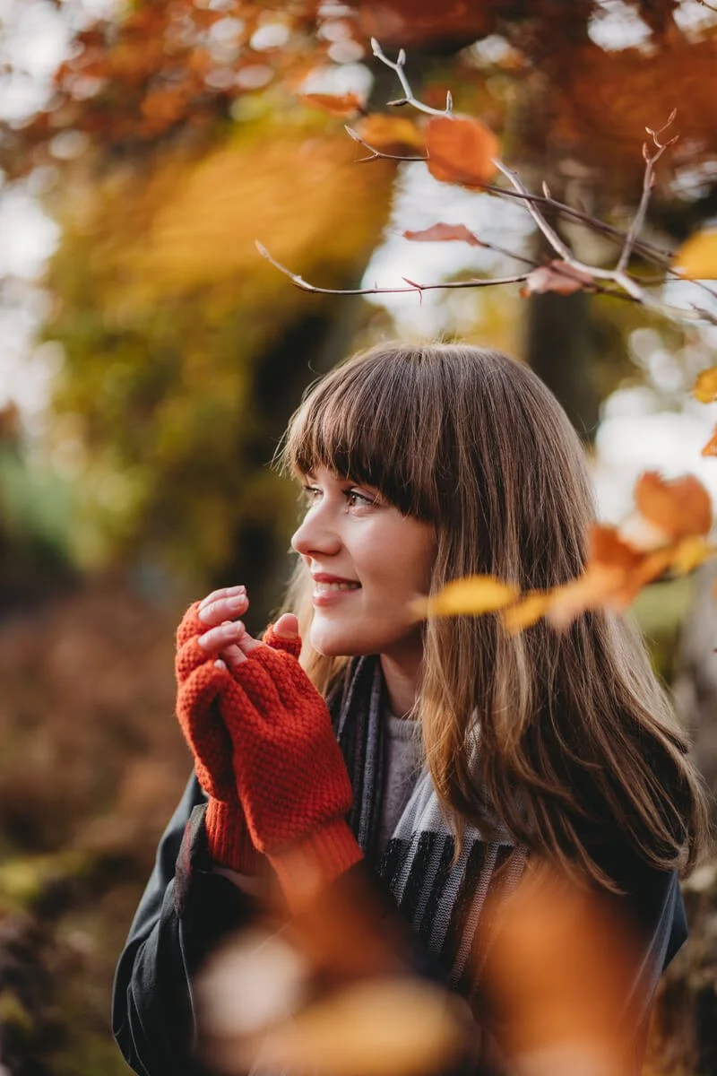 Burnt orange fingerless gloves by Collingwood-Norris.jpg
