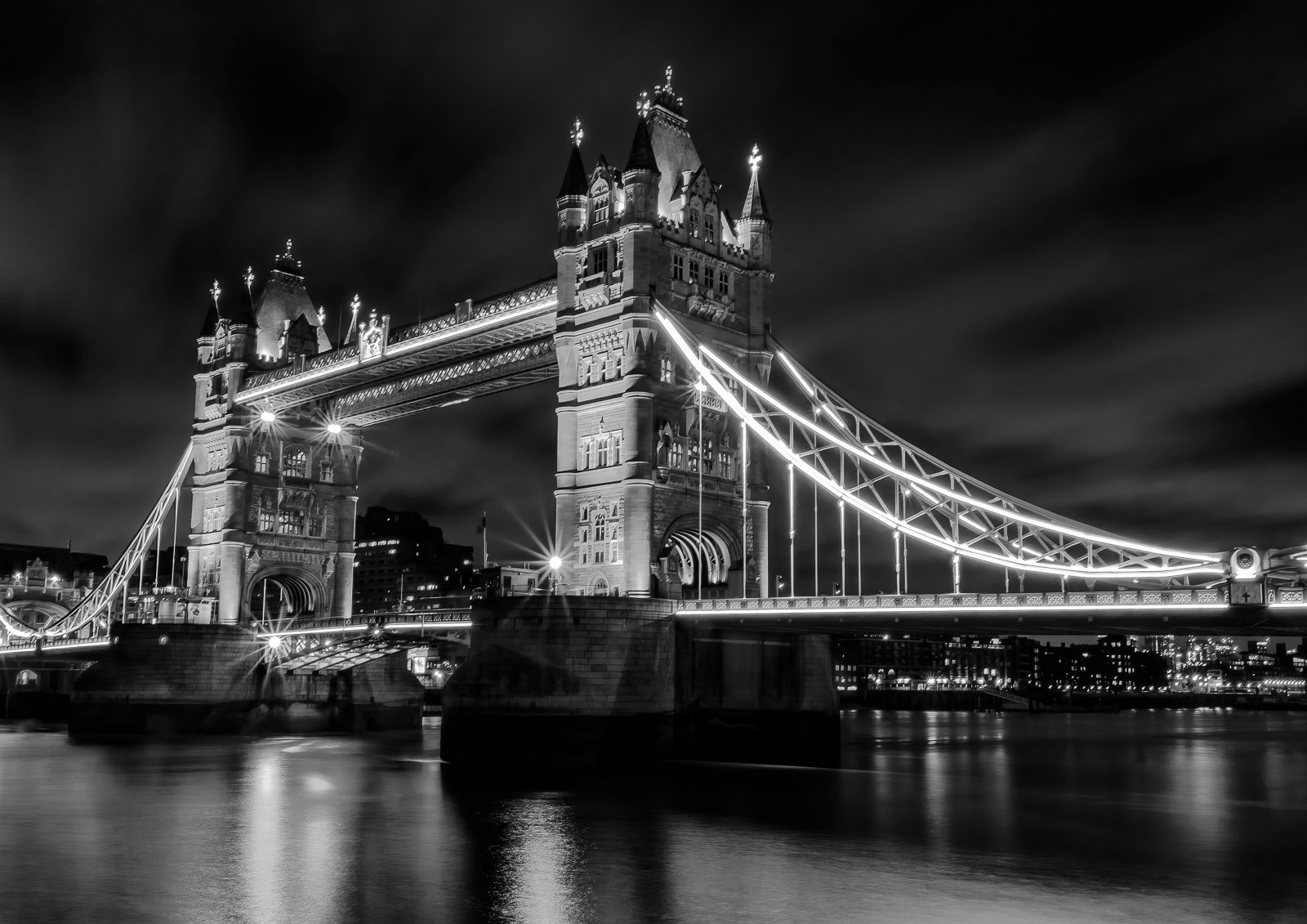 Tower bridge mono, R2 ged lydon, principal.jpg