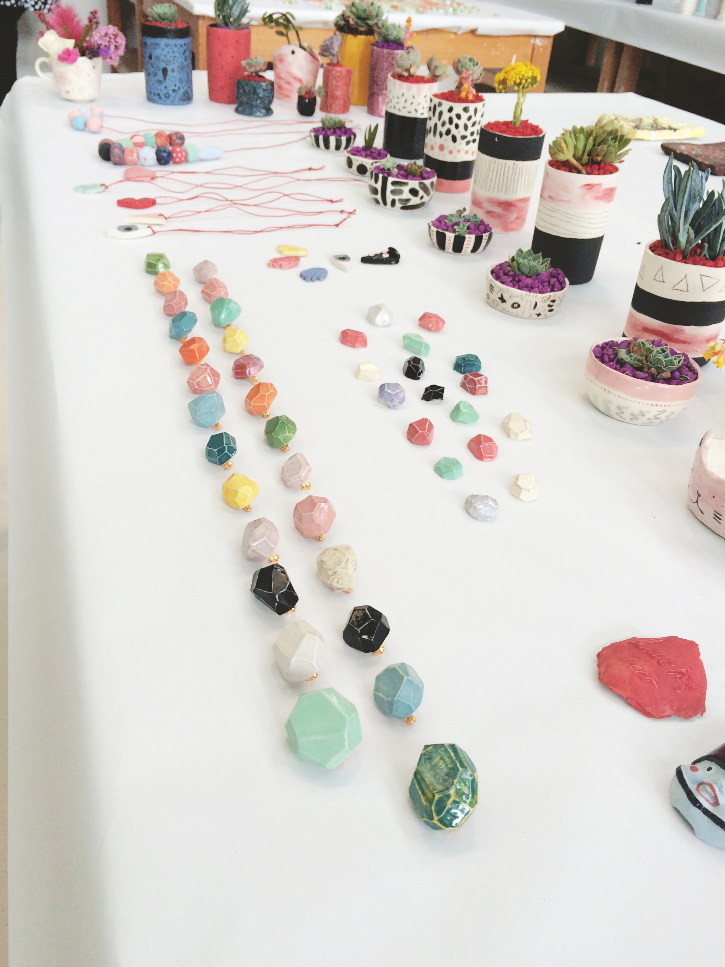 I made lots of faceted gem stone brooches. I'm thinking of giving some of them away as Christmas gifts.