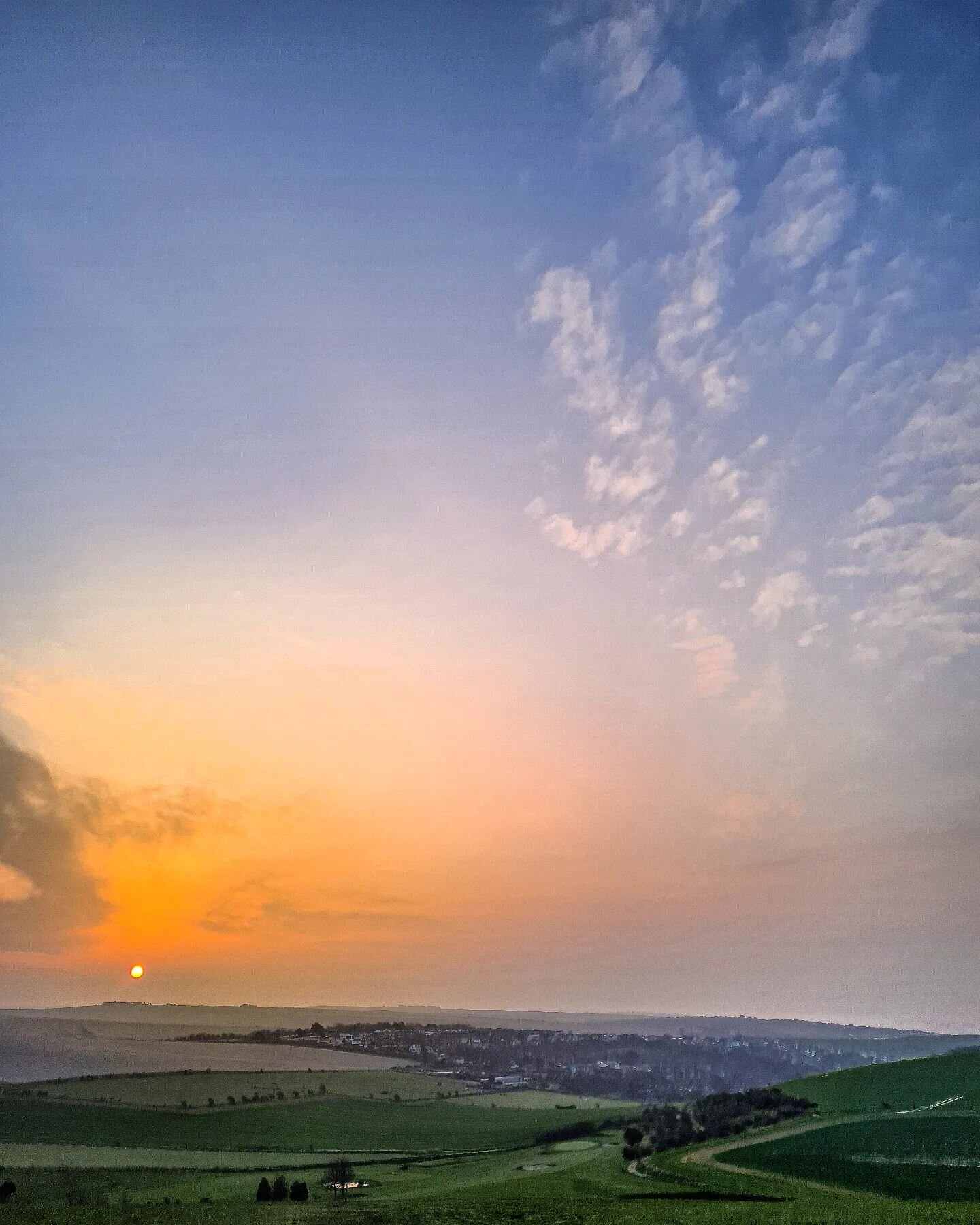 Love these fresh Spring mornings!
#spring #sunrise #southdowns #brighton