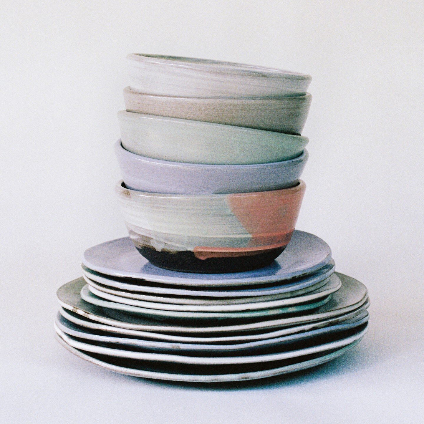 On Sept 7 I have a lovely restock coming AND I'm opening made-to-order dinnerware!!! Available in 5 colors and this has only been three + years in the making. 
.
📷 by @rickytylerson 
.
#handmadehome #handmadetableware #pottery #ceramics #raleighnc #