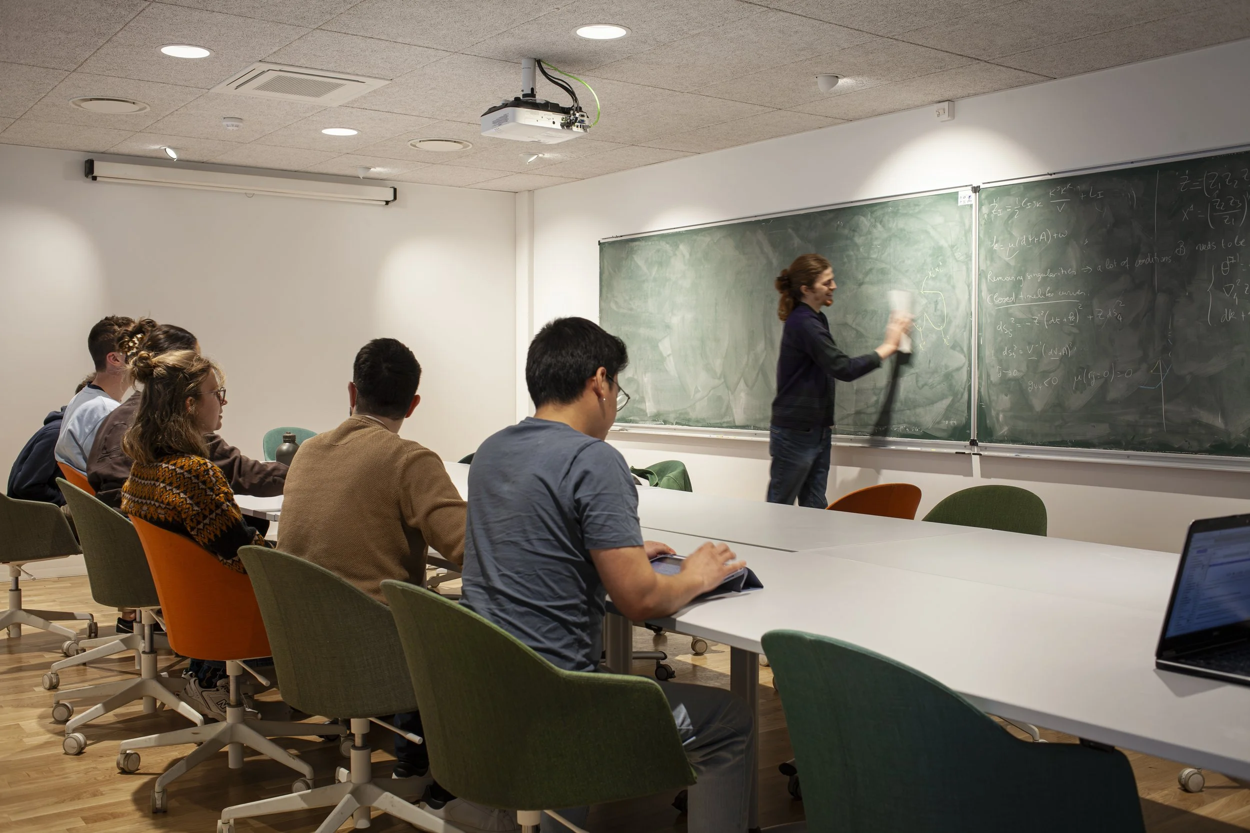AU SERVICE DU TRAVAIL COLLABORATIF : La Salle de séminaires