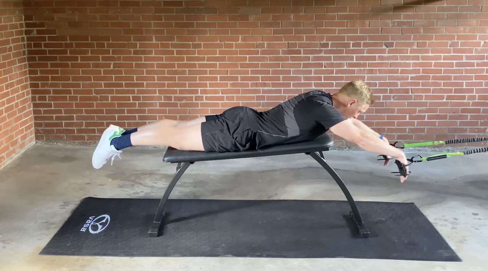 Double-Arm Pull – Start Position