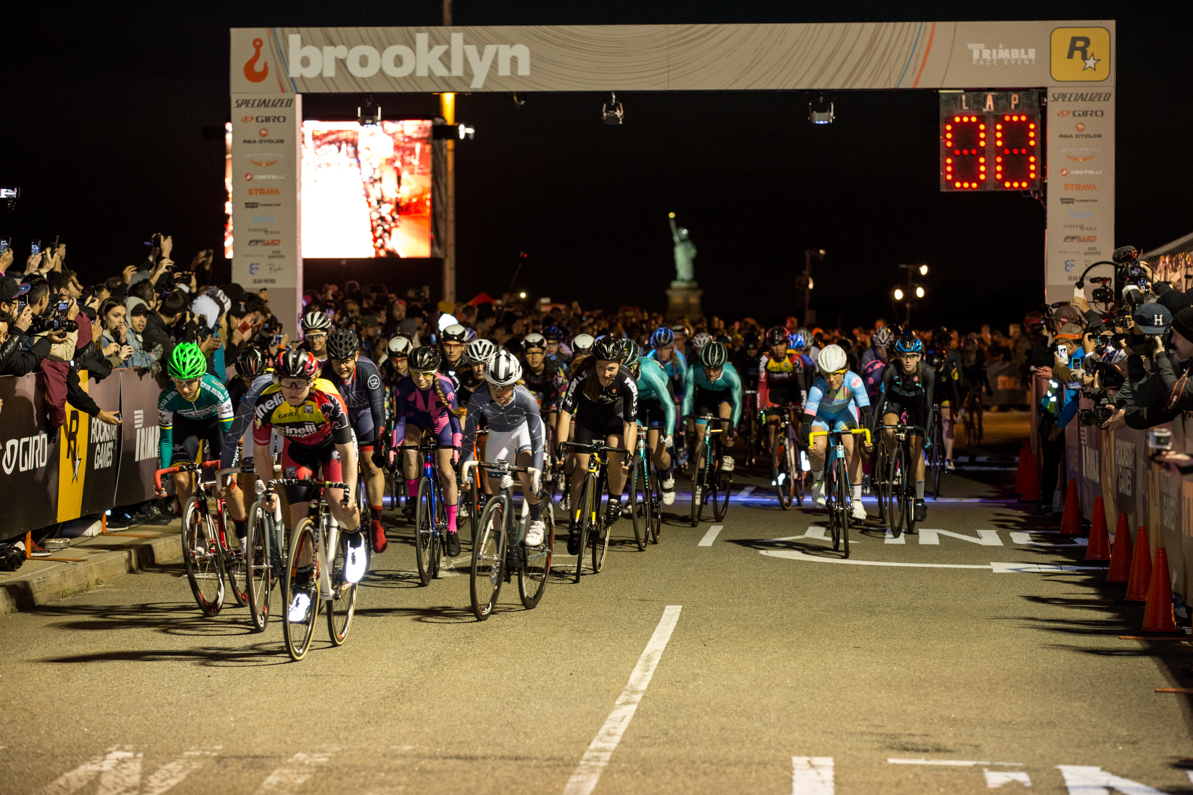 The giant women's field we see today, RHC 9 in Brooklyn, photo courtesy of @Tornanti_cc