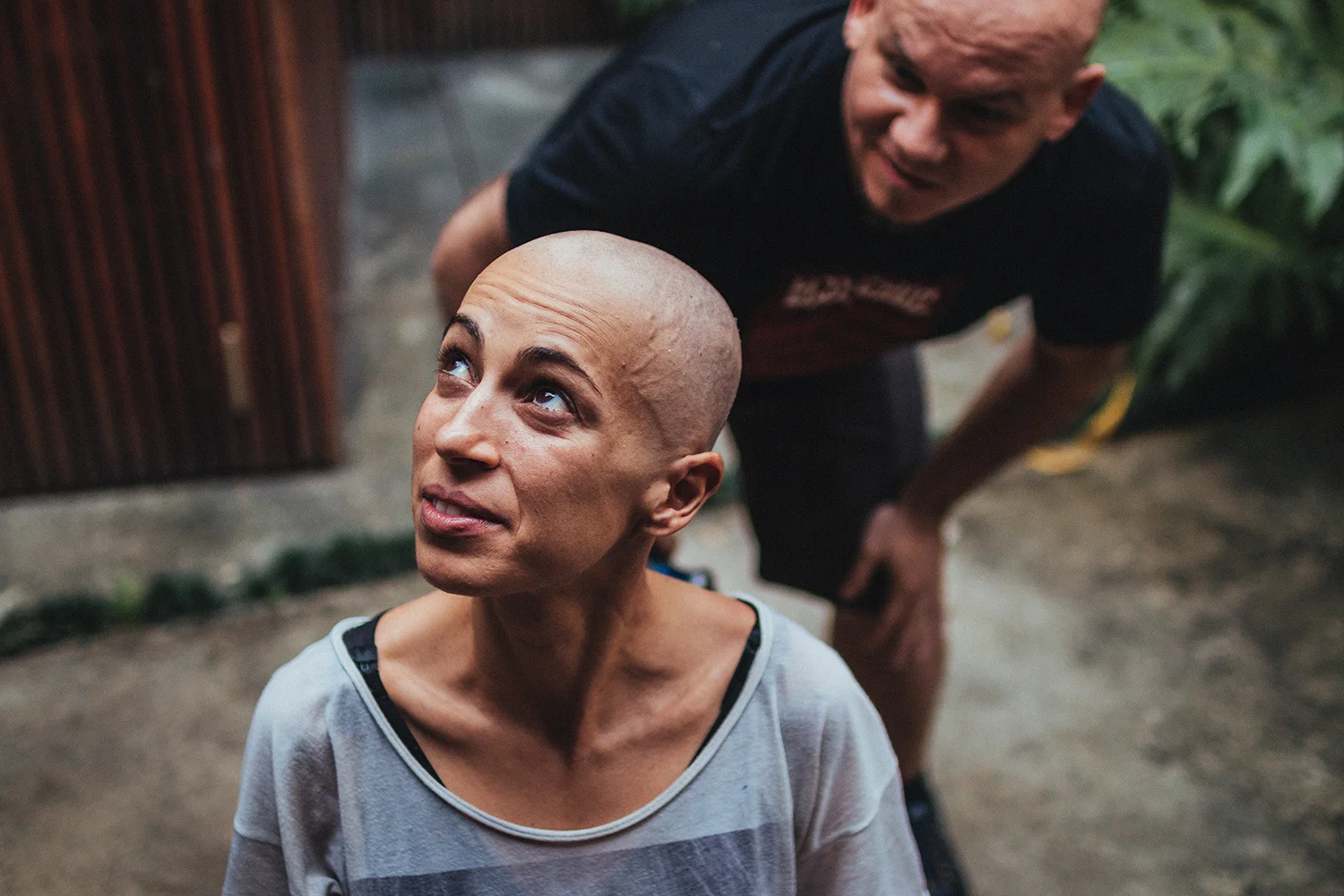 After having my hair cut really short, I had to shave my head. The short hair kept falling and falling, creating holes of empty space on my head. Ana Peres and Mauricio, my friends, went to my house almost every week to shave it.