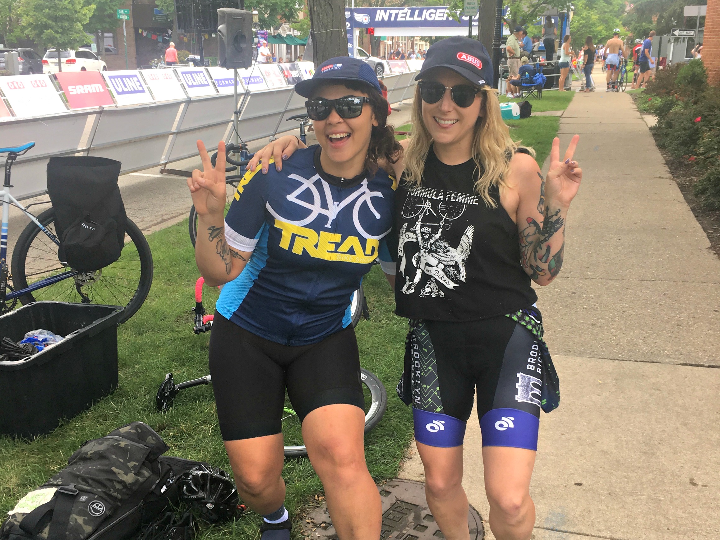 Women's contingent of the Kissena Away Team!