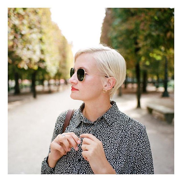 When you see hair you&rsquo;ve done in the wild 🥰And by wild, I mean Paris. Which is the best kind of wild..! Thank you to @andrewsherman for taking a beautiful photo of your beautiful lady (and letting me repost it without asking 😁)
&mdash;&mdash;