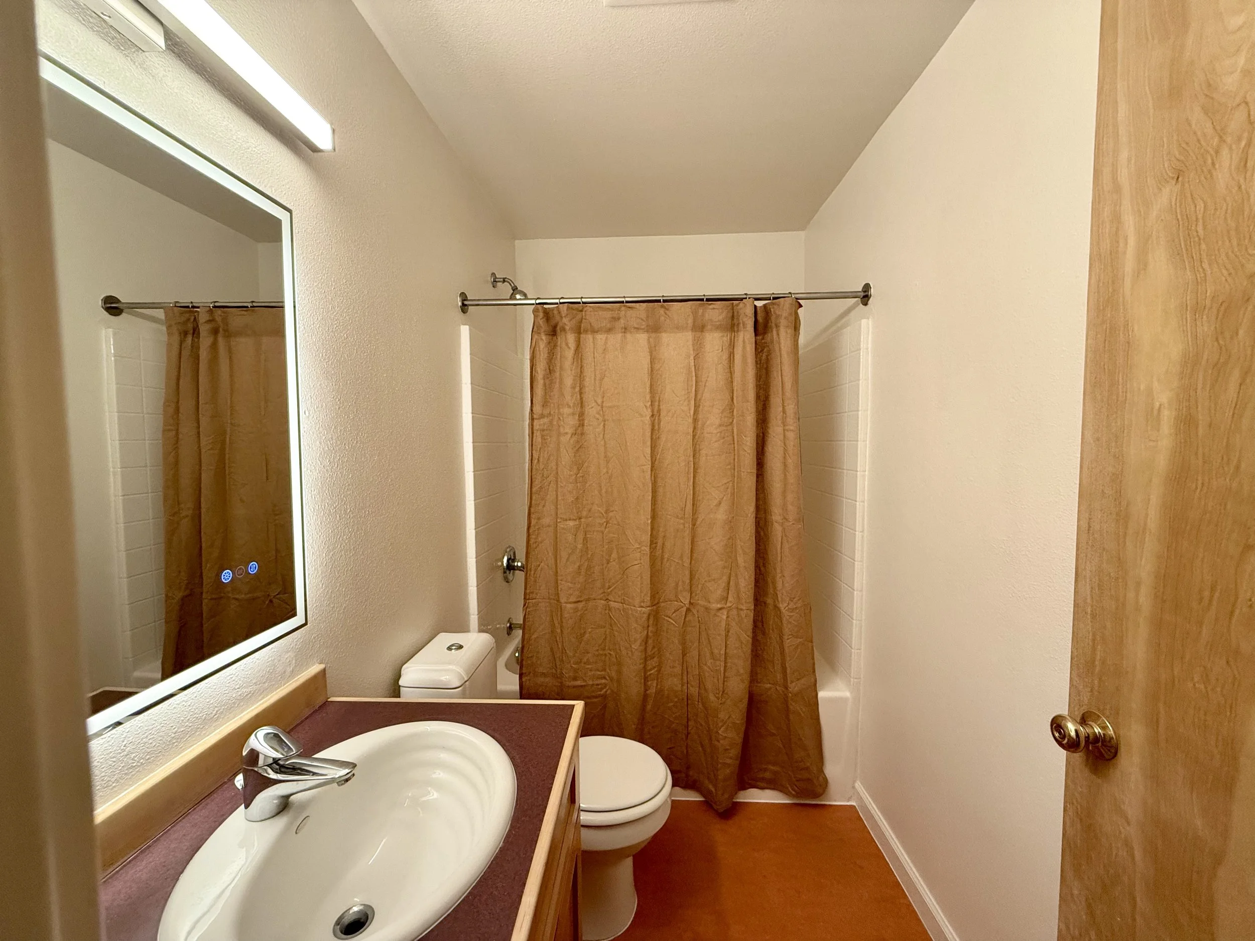 Upstairs Hall Bathroom