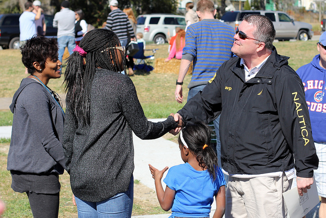 Strong Citizens Challenge: Host a "pop-up" neighborhood happy hour