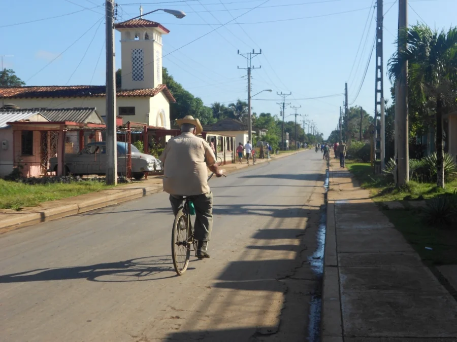 The walkable and bikeable town of Itabo