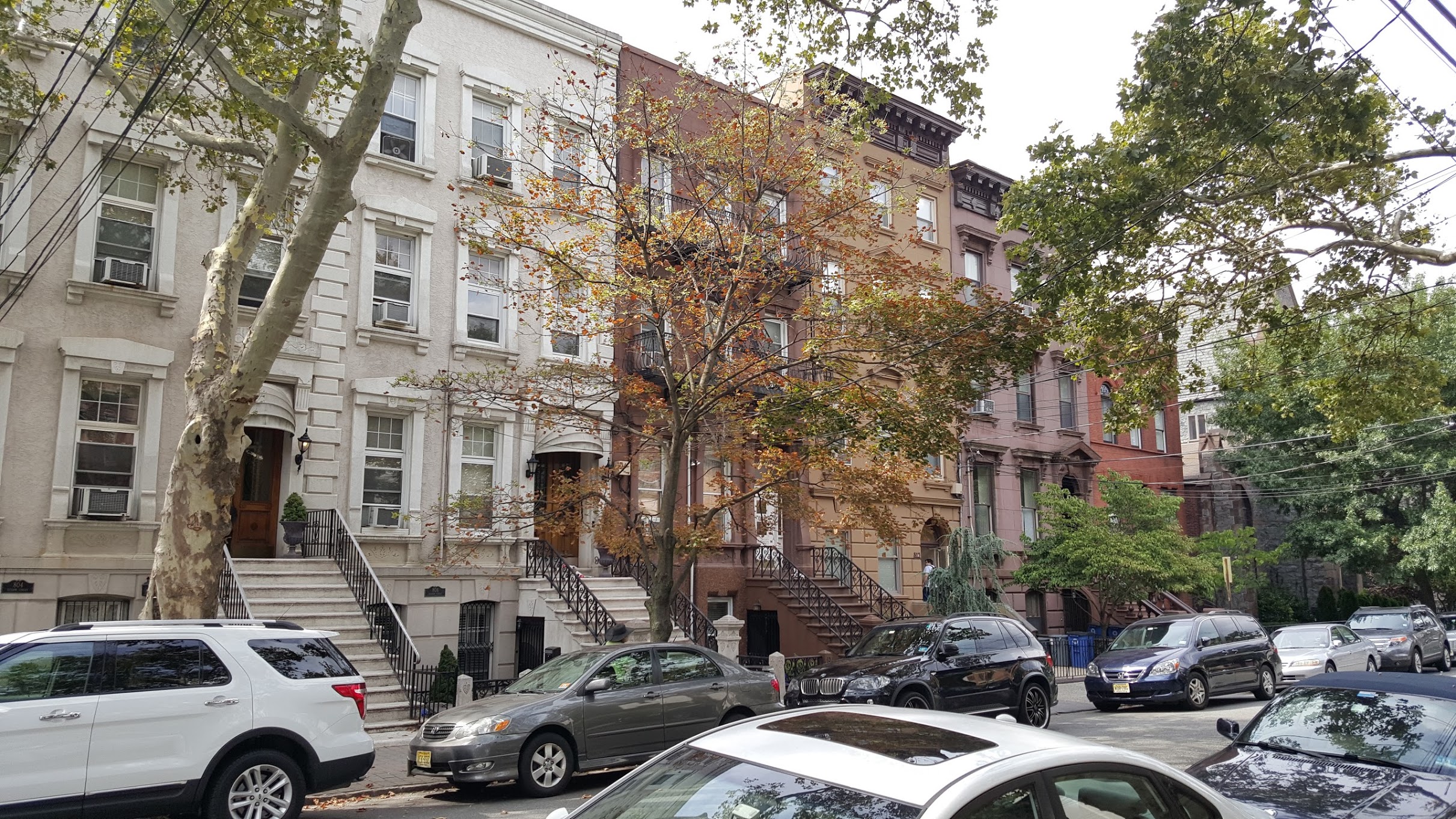 A block in Hoboken, NJ built out in the early 1900s with around 40 blocks per lot.