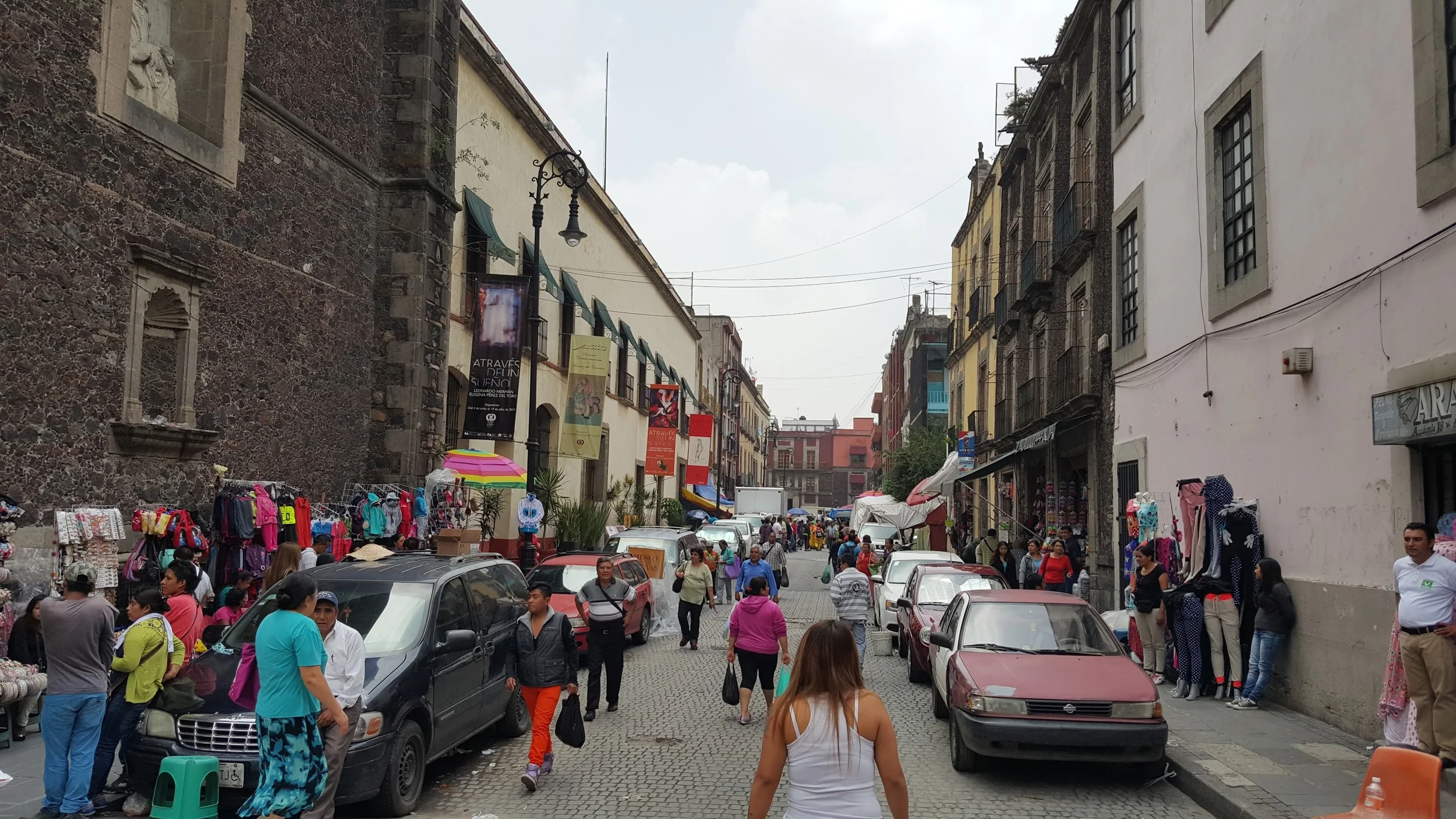 "Parking strips" in Mexico City creating a wall of cars on either side.