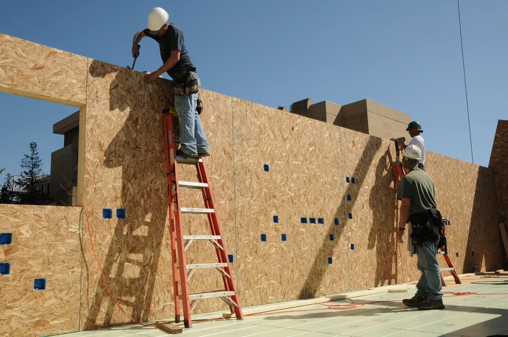 How HUD Loan Policies Affect Small-Scale Developers