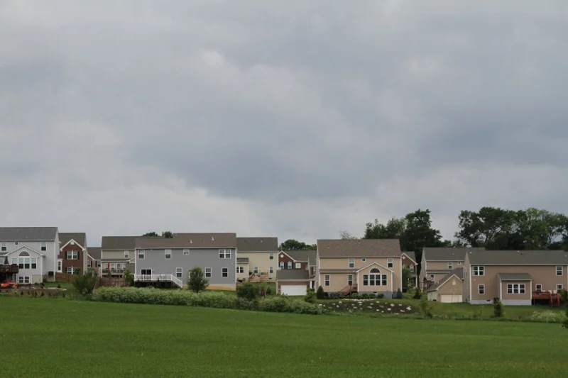 Suburbia: The Discount-Rate Utopia