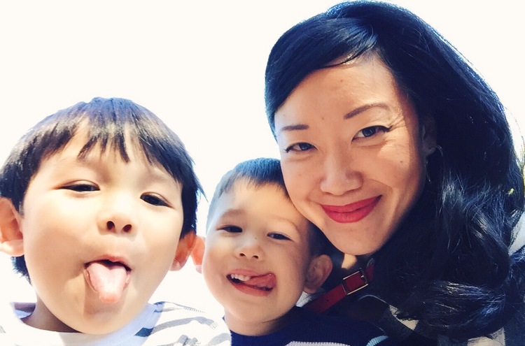 Marian Liou and her two children. Photo from We Love Buhi .