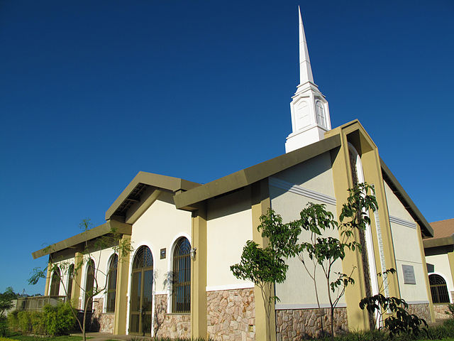 A Mormon meetinghouse, photo by Ricardo630