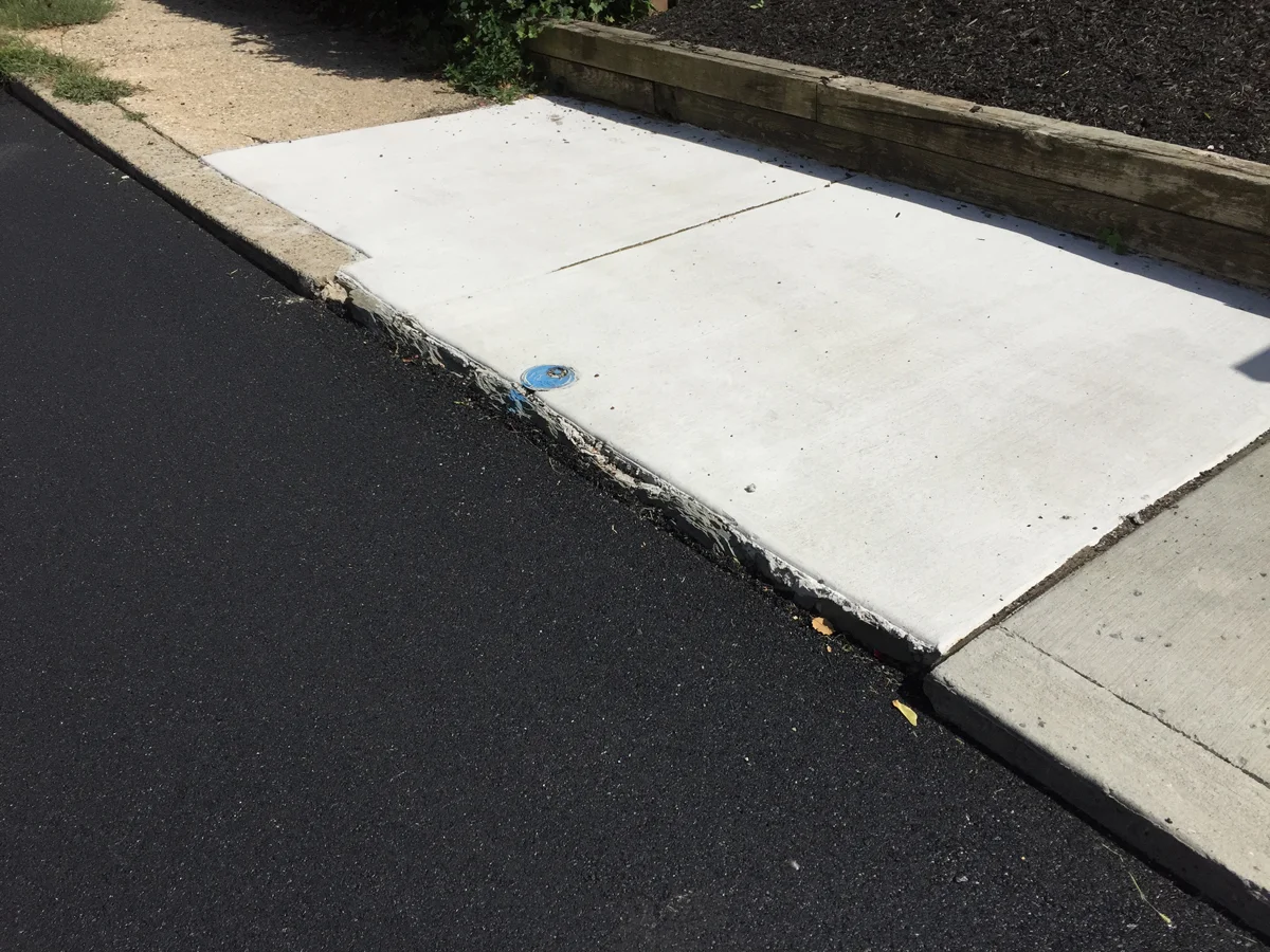 JenkintownSidewalk-strongtowns-005.jpg
