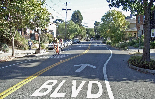 Photo of a bike boulevard and chicane in Berkeley, CA. (Photo by Payton Chung )