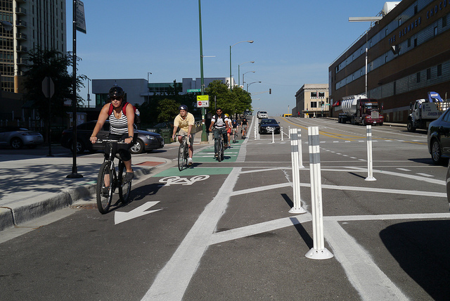Protected bike lane in Chicago. (Photo by Chicago Bicycle Program )