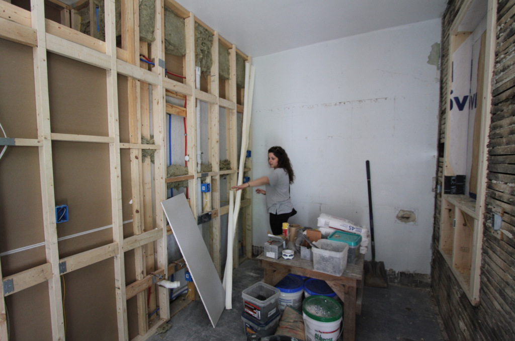 lady-interior-construction.jpg